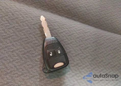 2006 Chrysler Town & Country Lx from USA, damaged, VIN 1A4GP44R16B613410